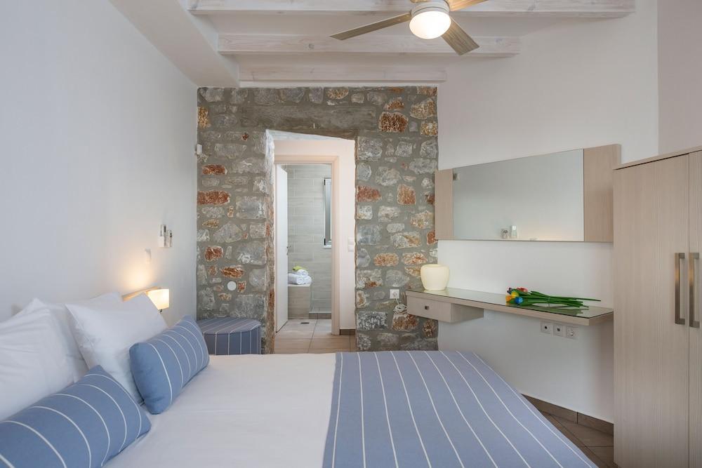 Cedar Bay Beachside Villas Палеохора Екстер'єр фото