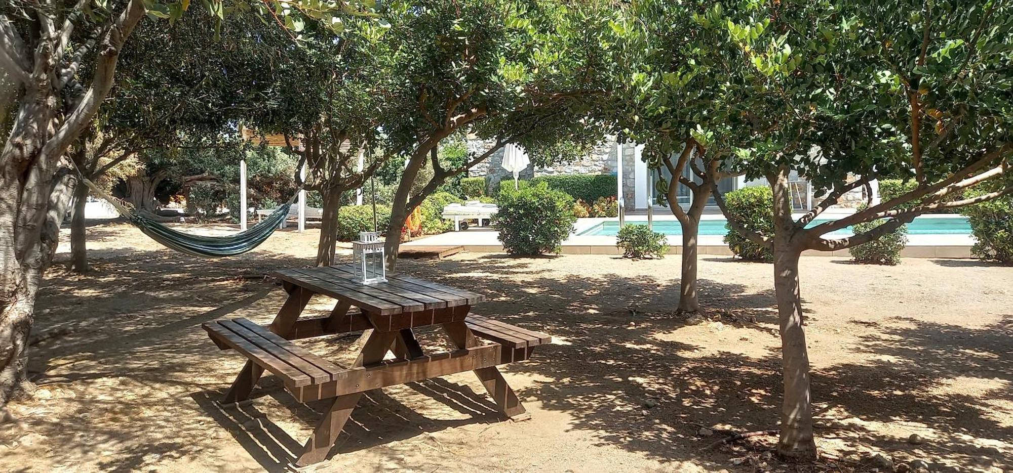 Cedar Bay Beachside Villas Палеохора Екстер'єр фото