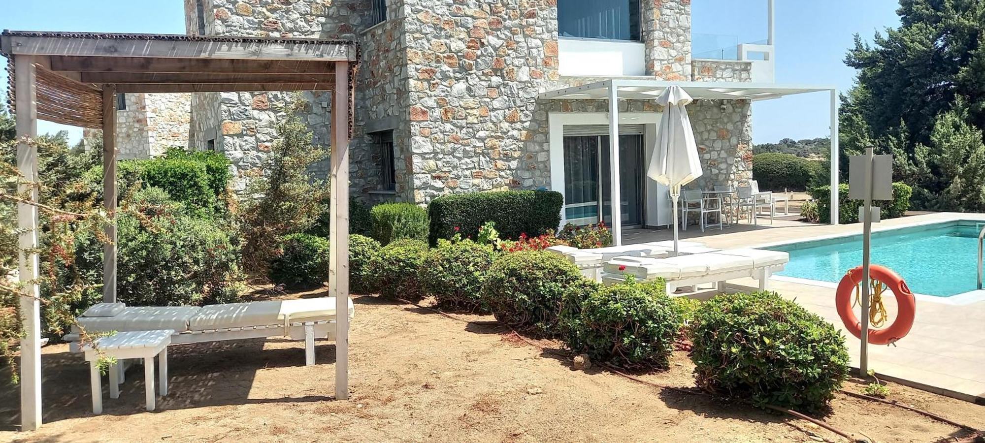 Cedar Bay Beachside Villas Палеохора Екстер'єр фото