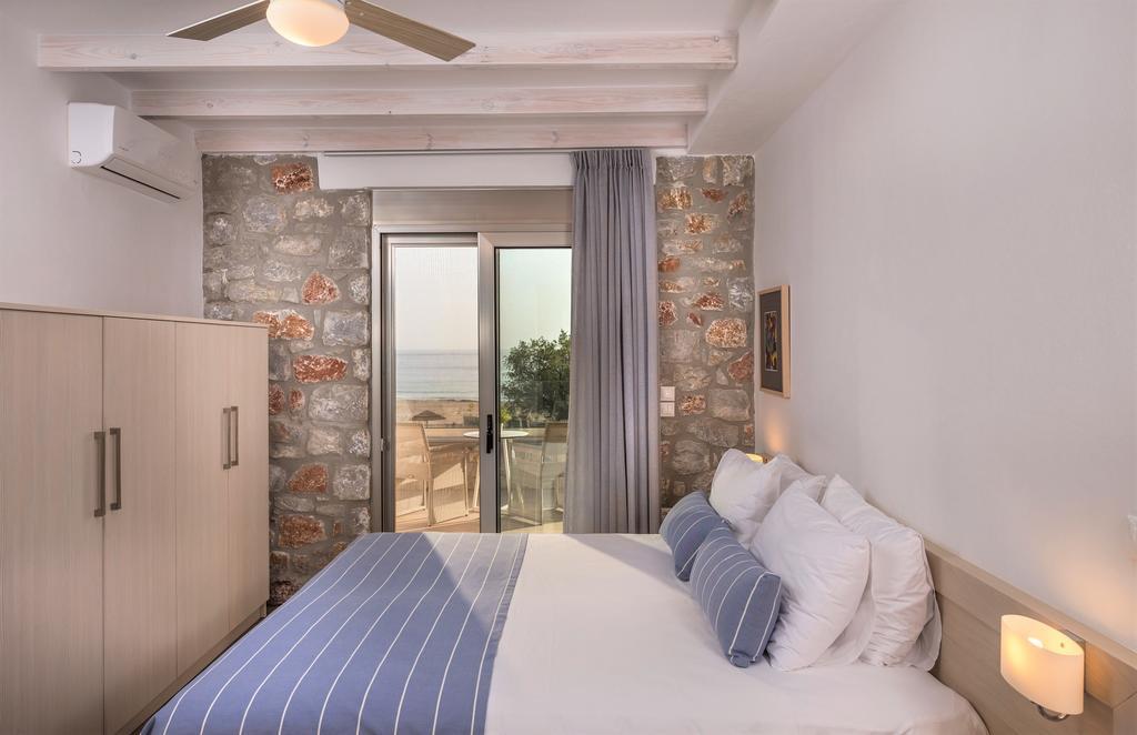 Cedar Bay Beachside Villas Палеохора Екстер'єр фото